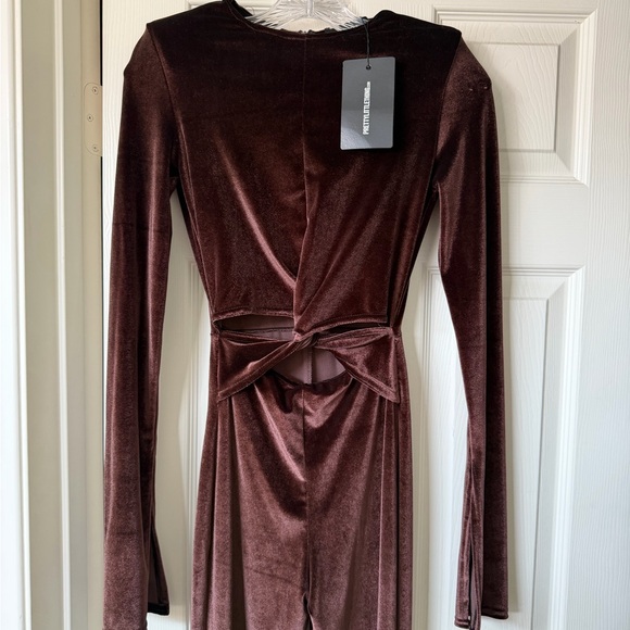 PrettyLittleThing Chocolate Velvet Jumpsuit - Picture 5 of 10